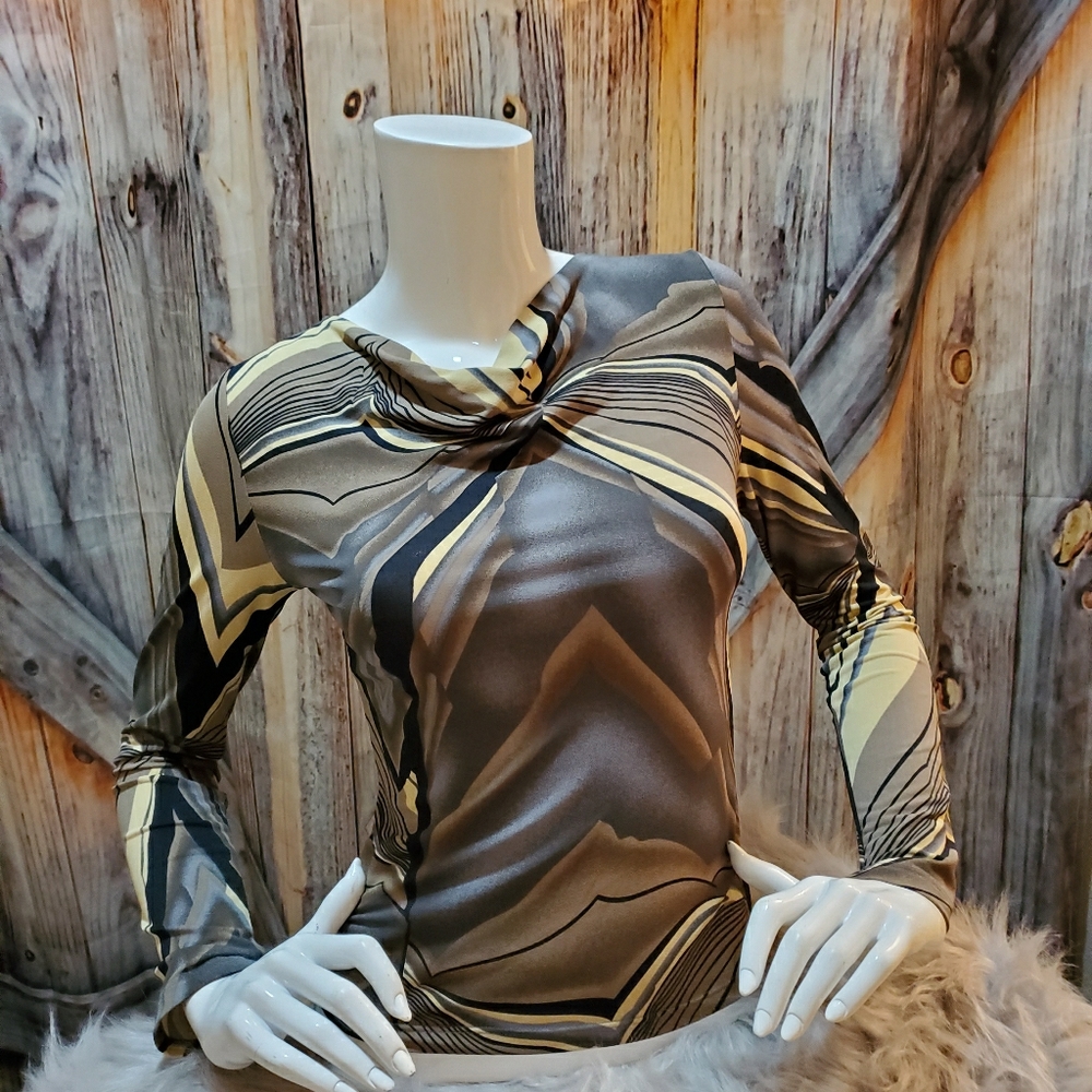 Women's long sleeved blouse
